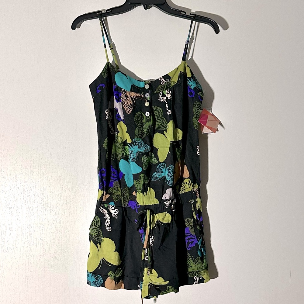 NWT. 6 DEGREES ROMPER